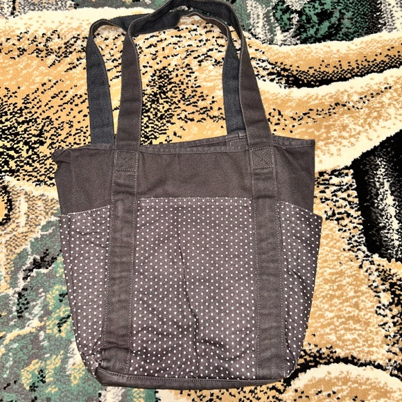 Go-To Tote - Picture 3 of 6